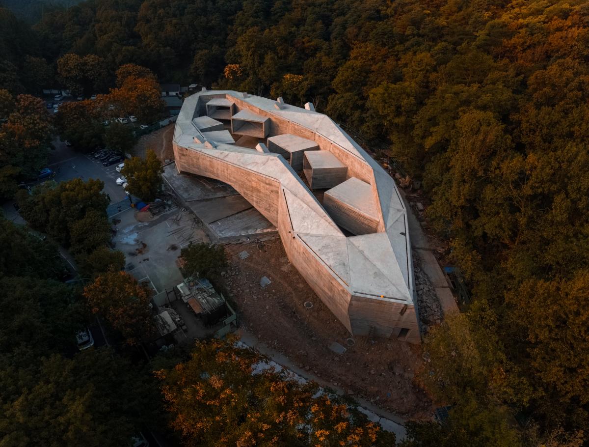 A Loop for the Arts: The Xiao Feng Art Museum in Hangzhou