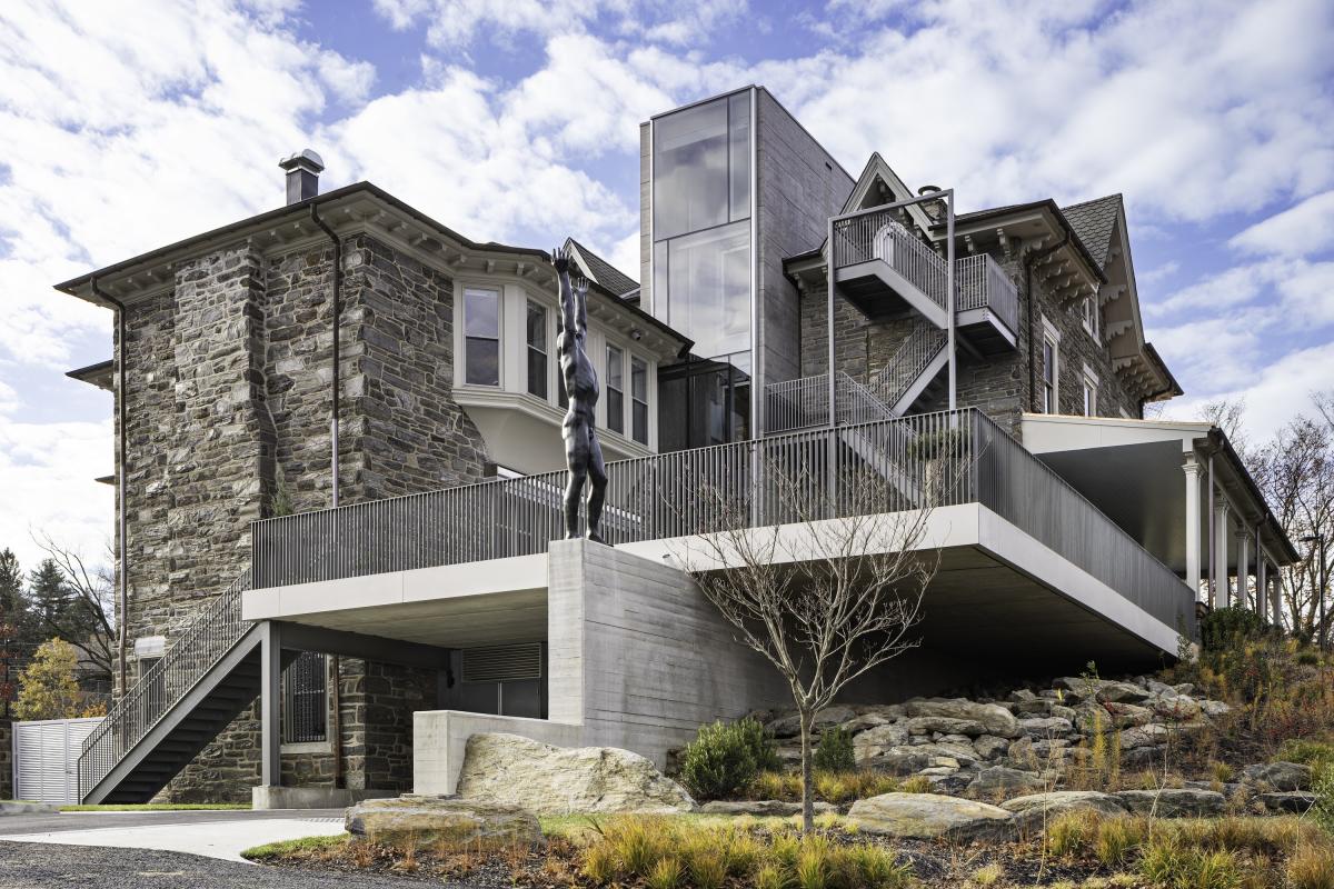 A 21st-Century Museum in a 19th-Century Residence